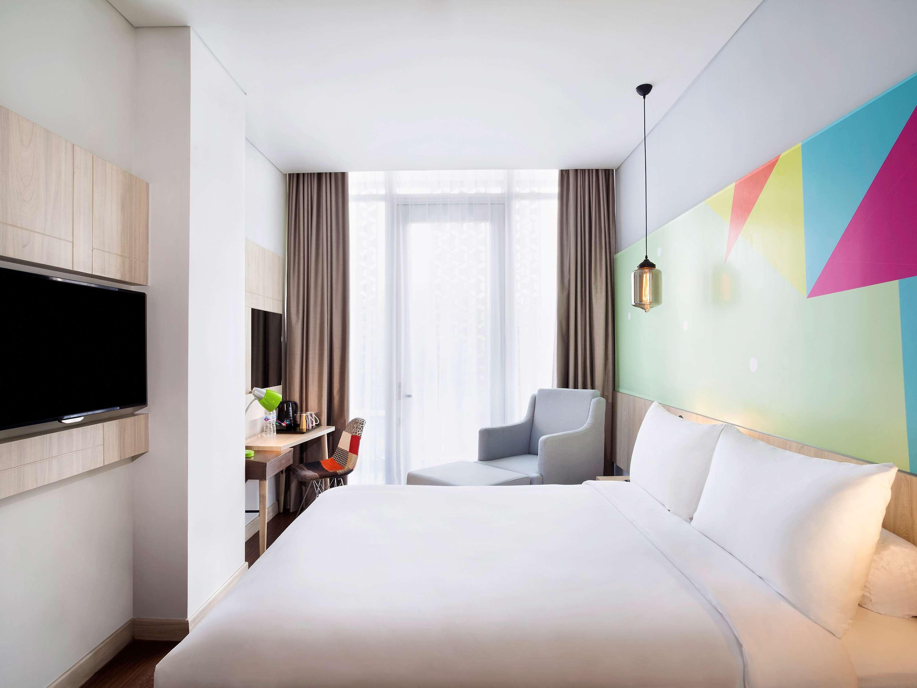 Ibis Styles Jakarta Sunter Экстерьер фото
