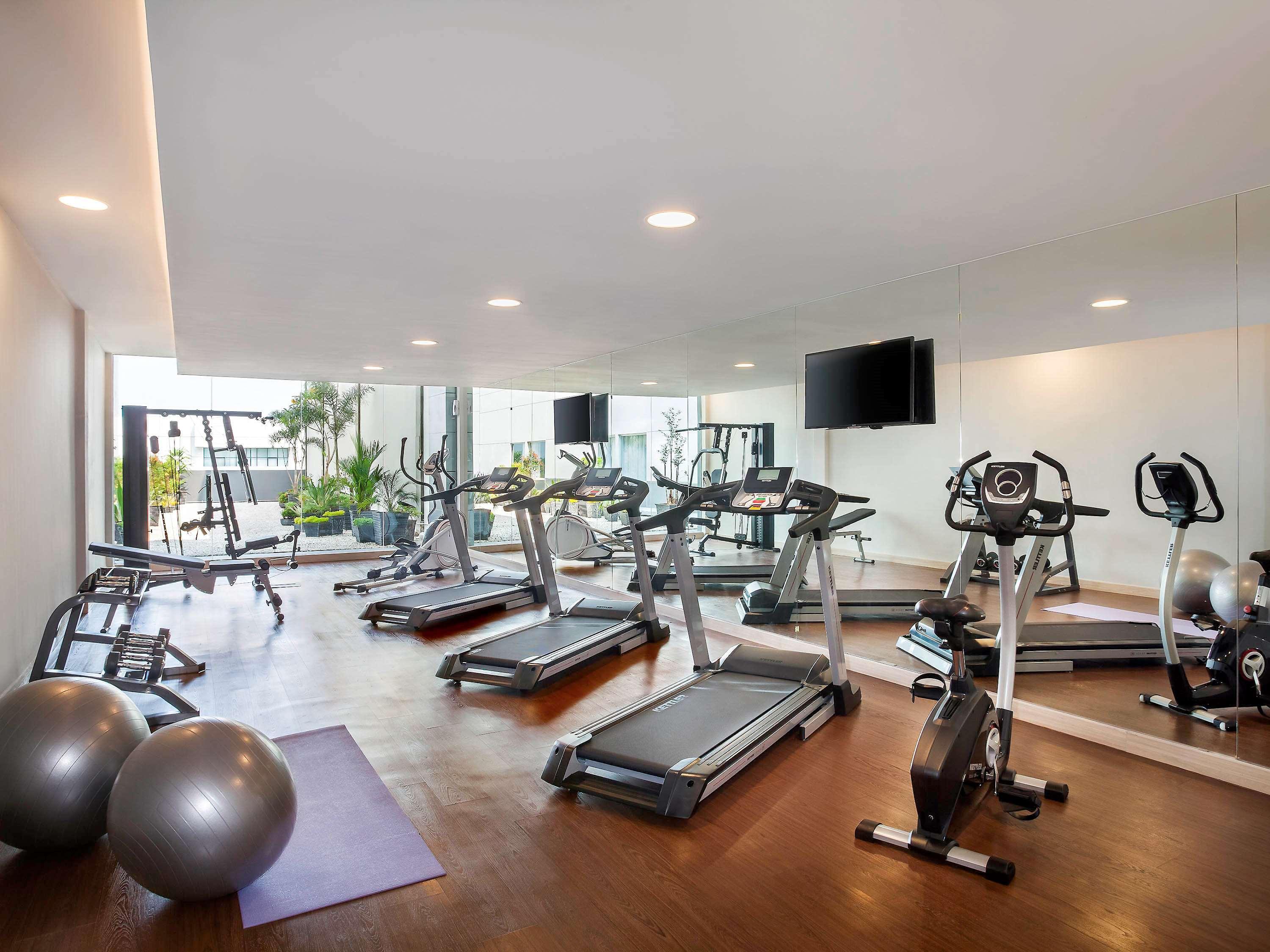 Ibis Styles Jakarta Sunter Экстерьер фото