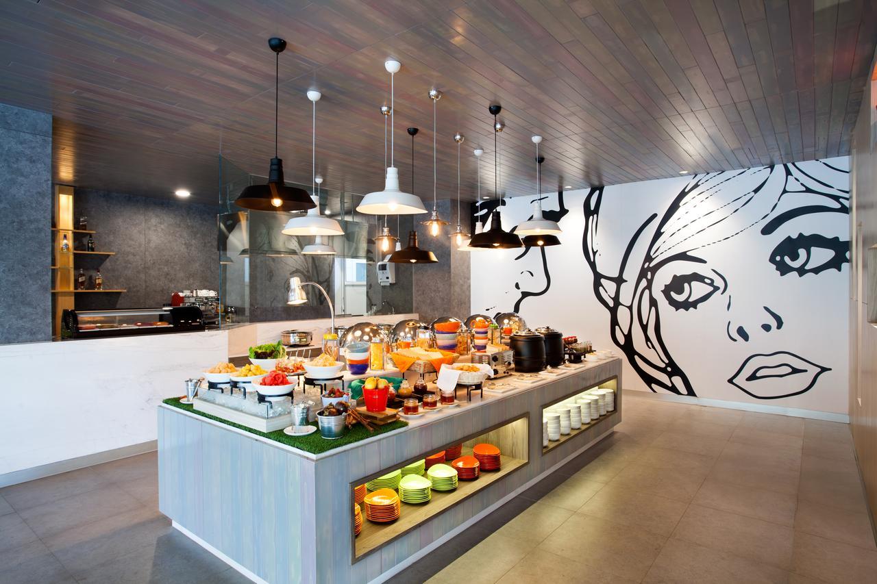 Ibis Styles Jakarta Sunter Экстерьер фото