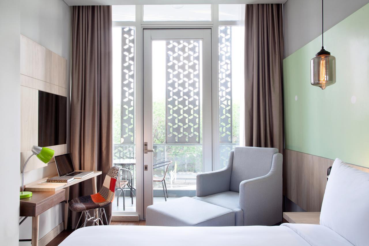 Ibis Styles Jakarta Sunter Экстерьер фото
