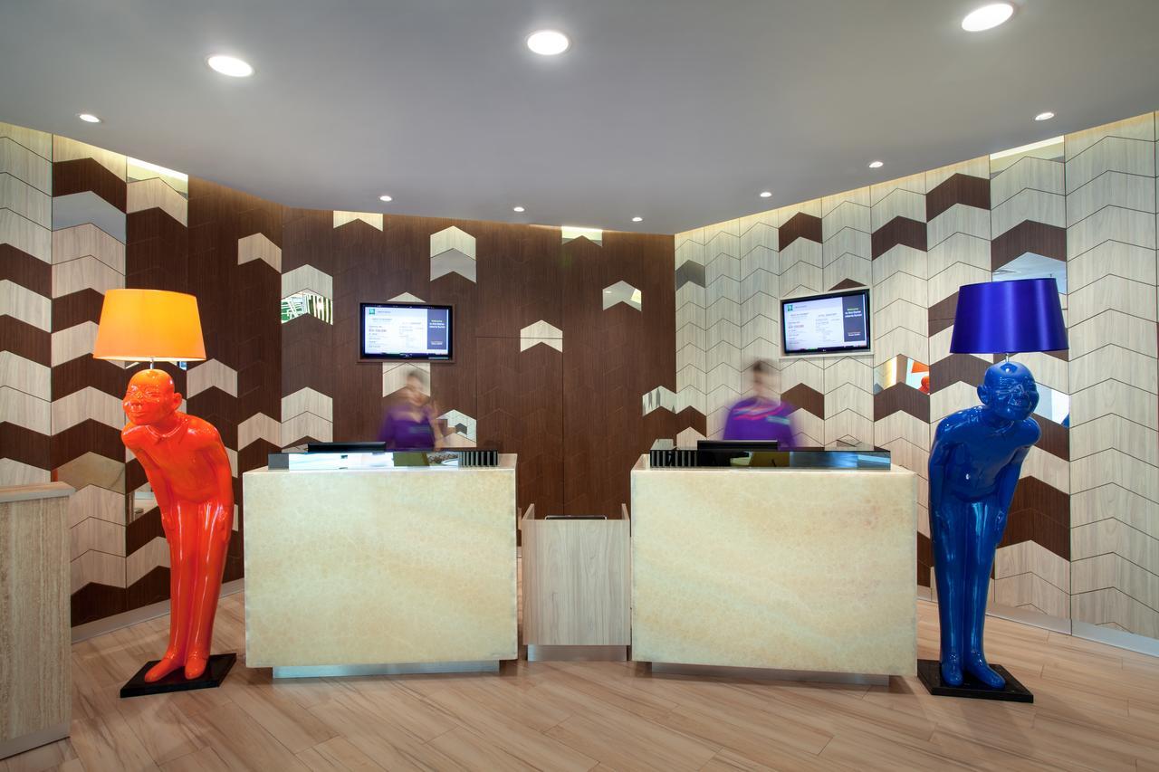Ibis Styles Jakarta Sunter Экстерьер фото